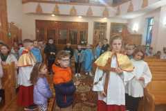 Polonia-Terliczka-Parafia-M.B.-Fatimskiej-i-św.-Ojca-Pio-Parafia-M.B.-Fatimskiej-i-św.-Ojca-Pio-Grupa-Modlitwy-Madonna-di-Fatima-dzieci