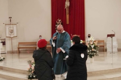 Merine-di-Lizzanello-LE-Gruppo-Padre-Pio-crocifisso-con-Cristo