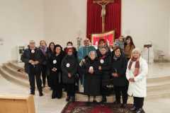 Merine-di-Lizzanello-LE-Gruppo-Padre-Pio-Crocifisso-con-Cristo